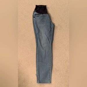 Old Navy maternity skinny jeans, size 8.